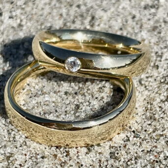 Vielsesringe - 18kt guld og brilliant